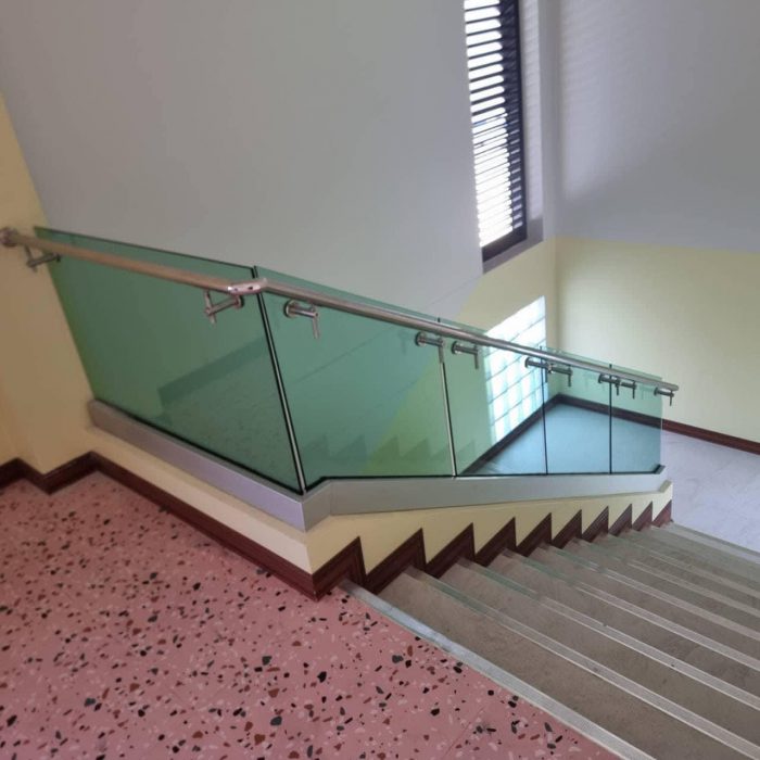 Stair railing (17)