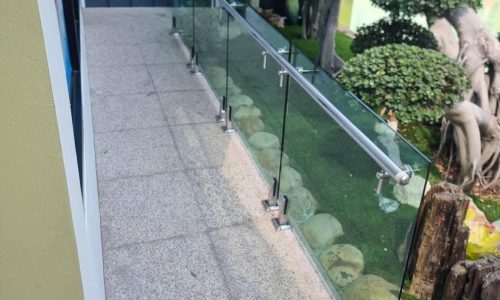 Stair railing (18)