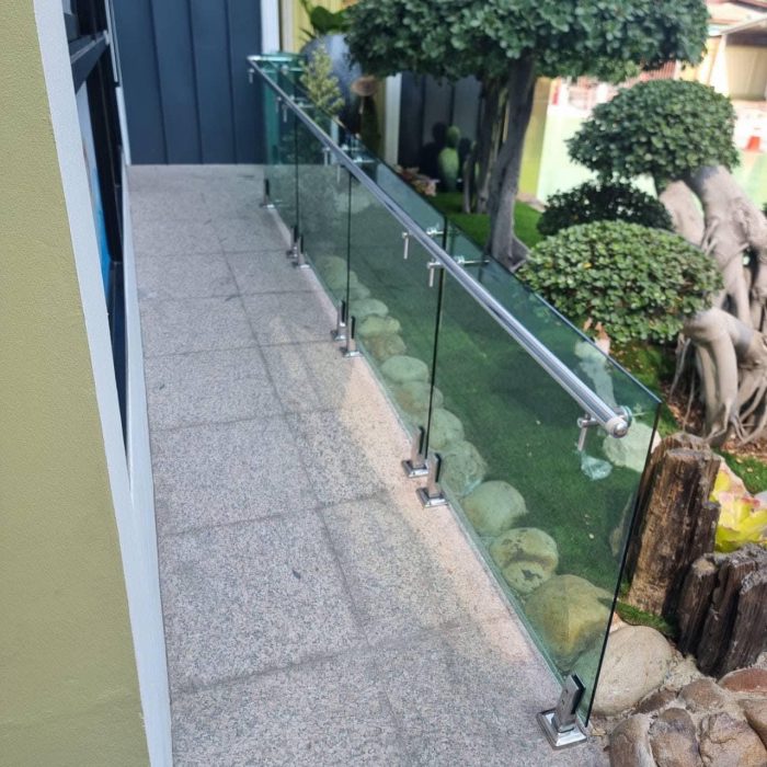 Stair railing (18)