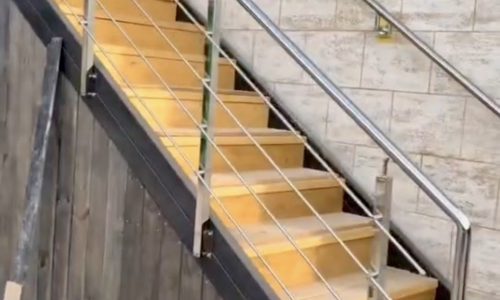 Stair railing (8)